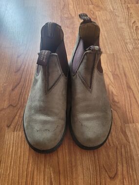 Small Brown Blundstones